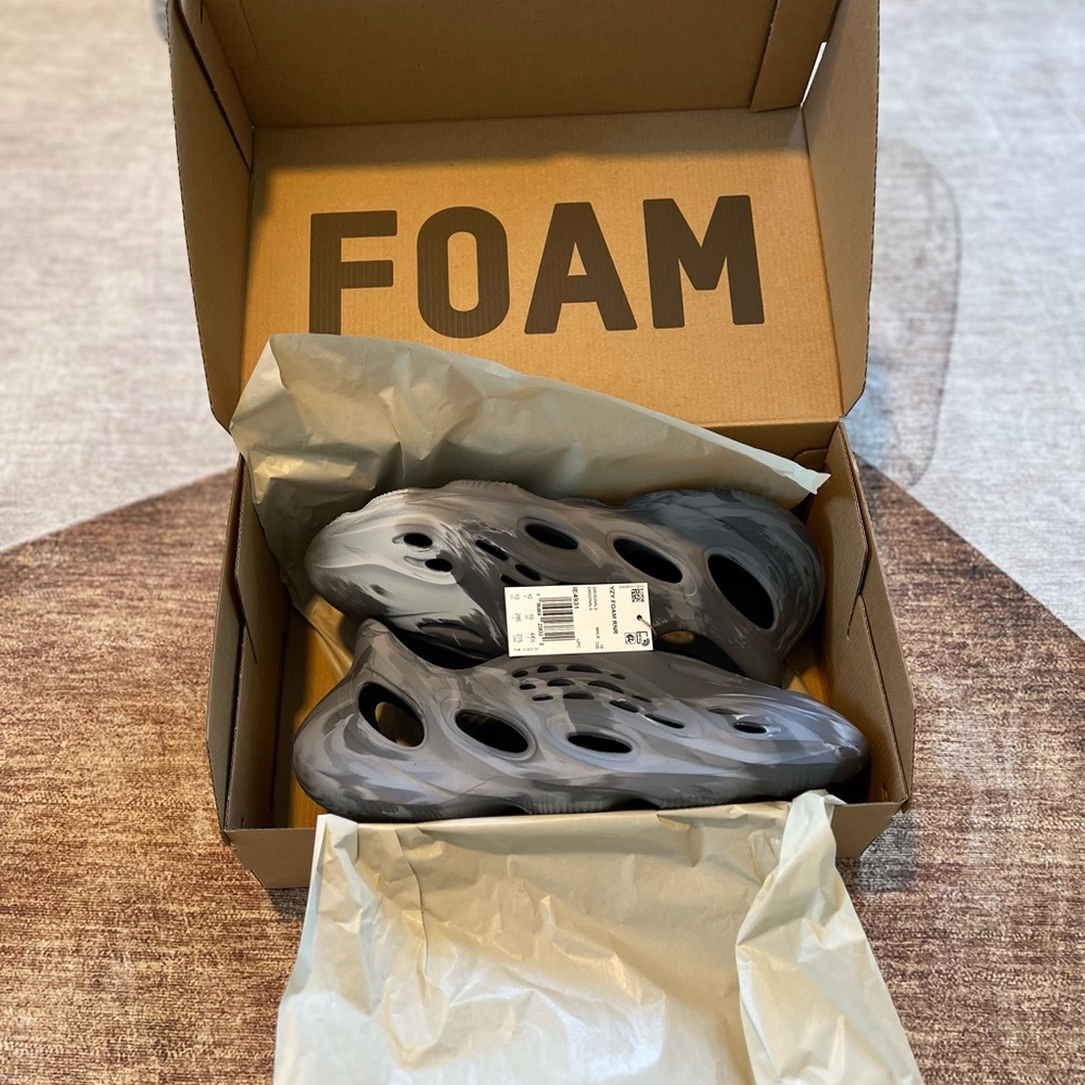 YZY FOAM RNR - Picture 5 of 11